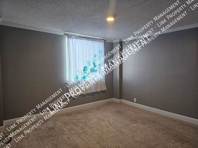 Building Photo - 1131 Stringers Ridge Rd