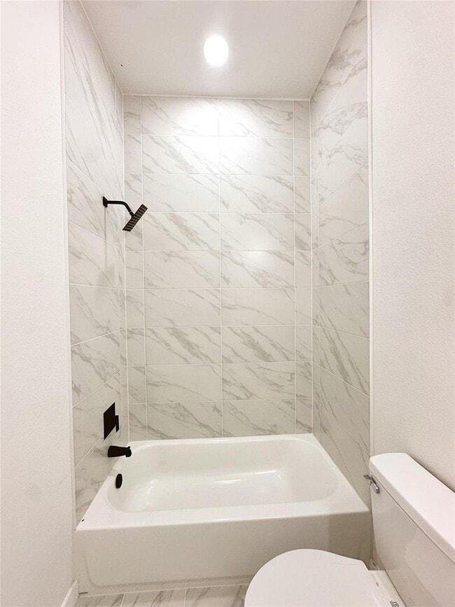 Building Photo - 9705 Garcroft St