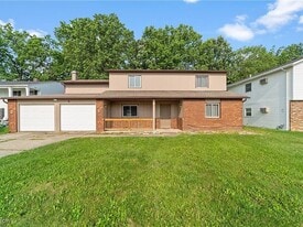 Building Photo - 2902 Forest Ln