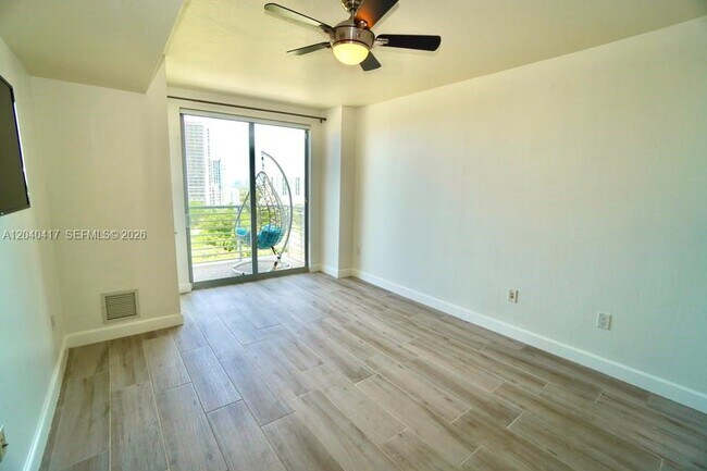 Building Photo - 1830 Radius Dr