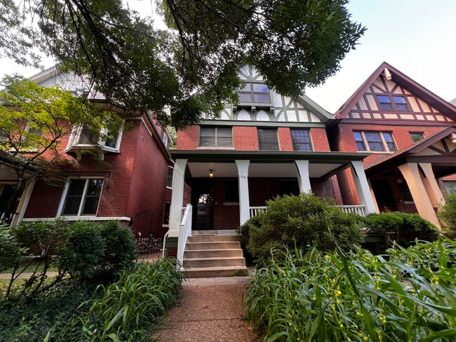 Building Photo - 4149 W Pine Blvd