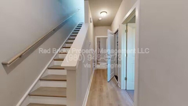 Building Photo - 4122 Salient St