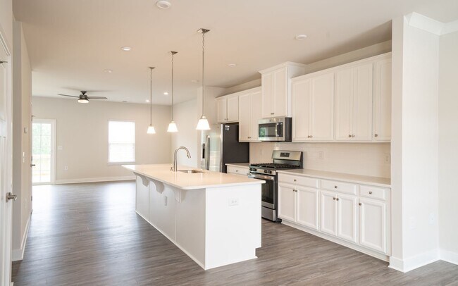 Building Photo - Townhome on the Chapel Hill/Durham line- Available August 7th