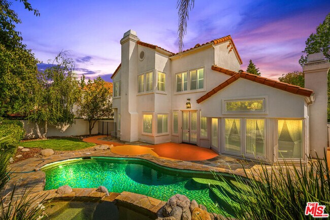 Building Photo - 5683 Hazelcrest Cir