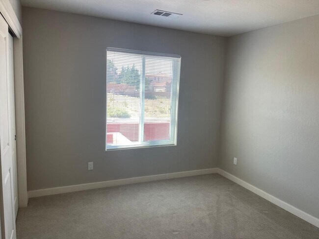 Building Photo - 1668 Bull Lea Dr SE