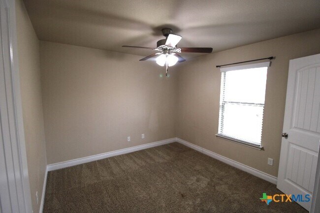 Building Photo - 1128 Pheasant Cir