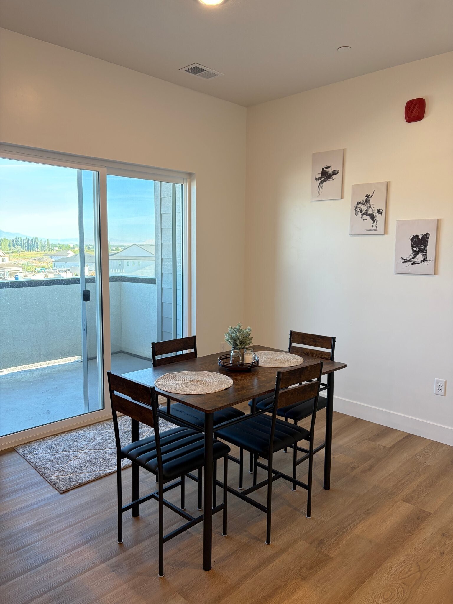 Building Photo - 3085 S 225 W