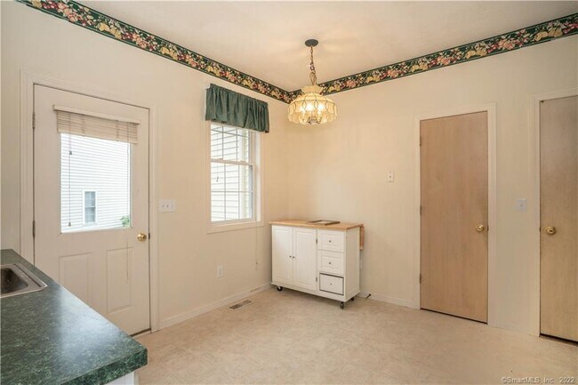 Building Photo - 47 Pepper Bush Ln