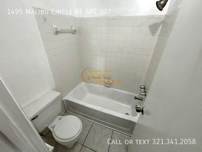 Building Photo - 1495 Malibu Cir NE