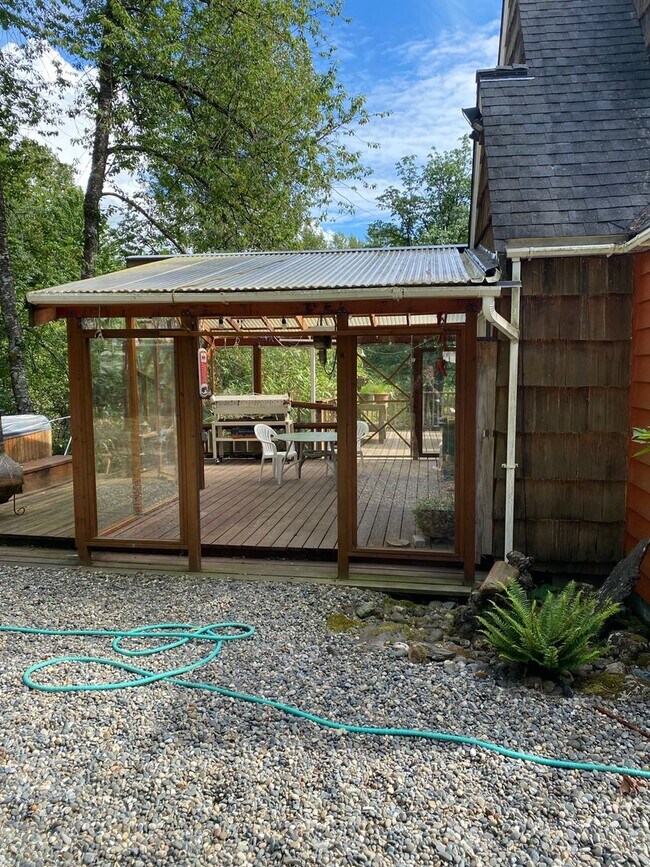 Building Photo - **Rent Special**Charming and beautiful 210...