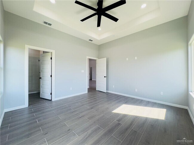 Building Photo - 43 N Woody Rd