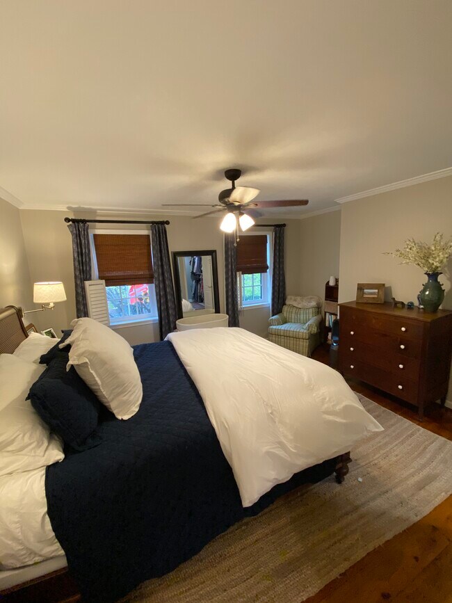 Master Bedroom - 145 W Hill St