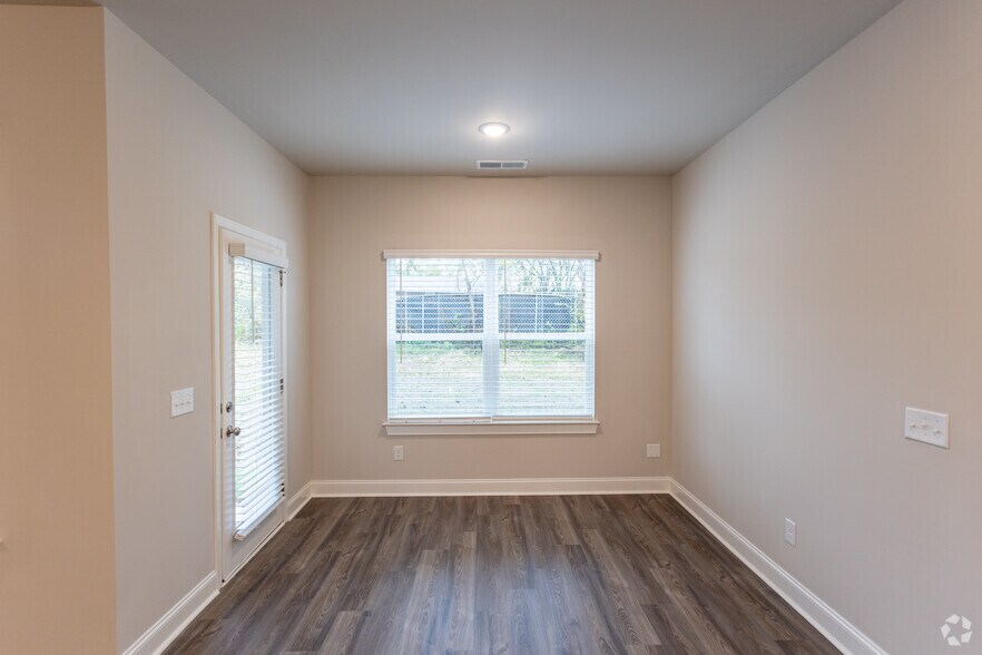 4BR, 2.5BA - 1,800SF - Dining Room - Kindrey Townhomes