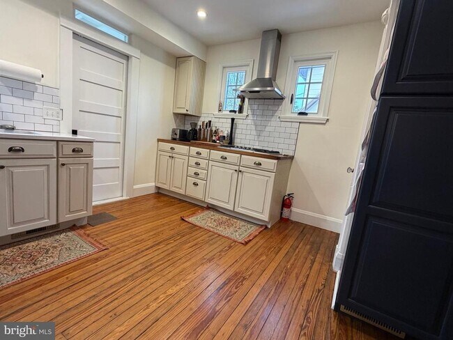 Building Photo - 4514 Arabia Ave