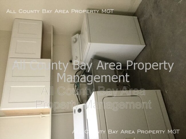 Building Photo - 800 Richmond St