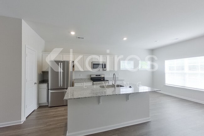 Building Photo - 2579 Banyon Cir