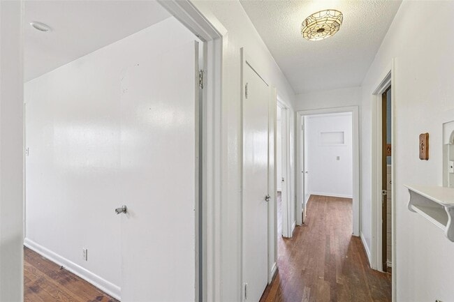 Building Photo - 620 Barbara Dr