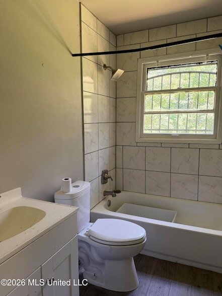 Building Photo - 2745 Marydale Dr
