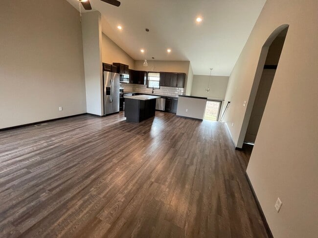 Building Photo - 12801/03 E Timber Lake Rd