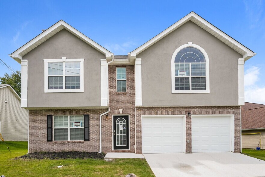 Primary Photo - 2099 Mulberry Ln