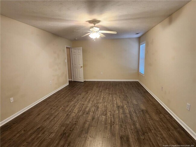Building Photo - 3347 Broomsgrove Dr