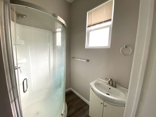 Building Photo - 434 Crawford St SE