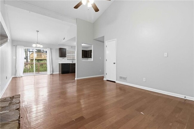 Building Photo - 442 Booth Cir SW