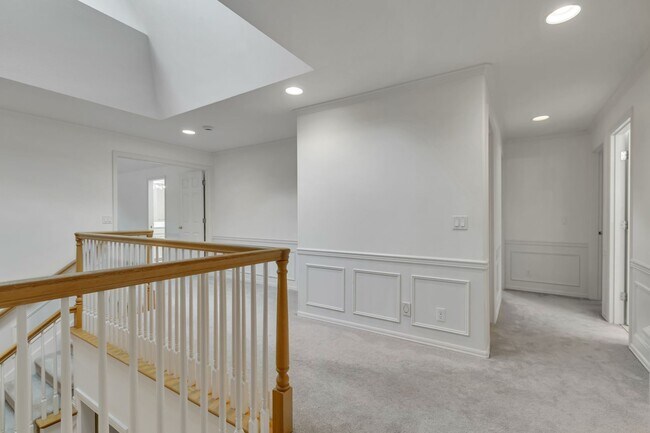 Building Photo - 16323 NE 50th Way