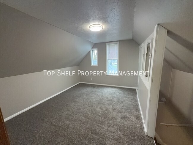 Building Photo - 1713 Lyon St