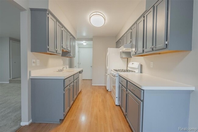 Building Photo - 44613 New Hampshire Dr