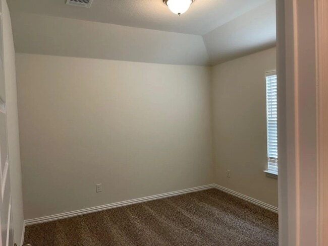 Building Photo - 5405 Fairdale Dr