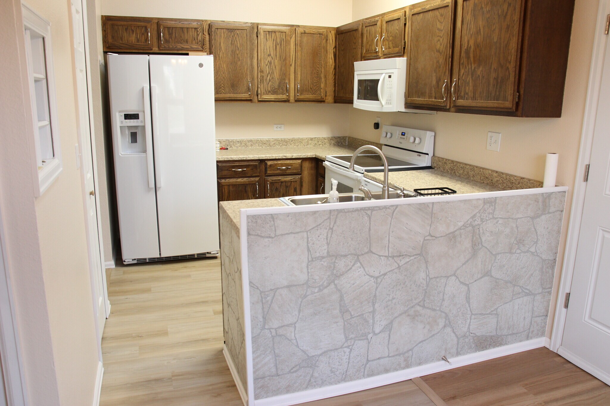 Building Photo - 6610 Parkridge Ct