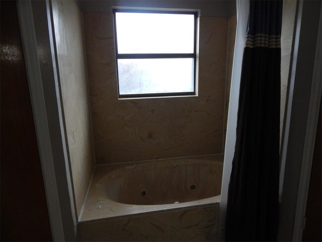 Building Photo - 4503 River Oaks Dr