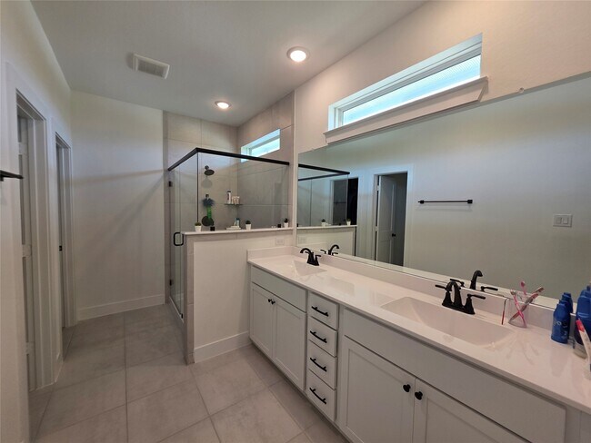 Building Photo - 18710 Colorado River Ln