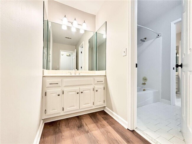 Building Photo - 4515 N Slope Cir