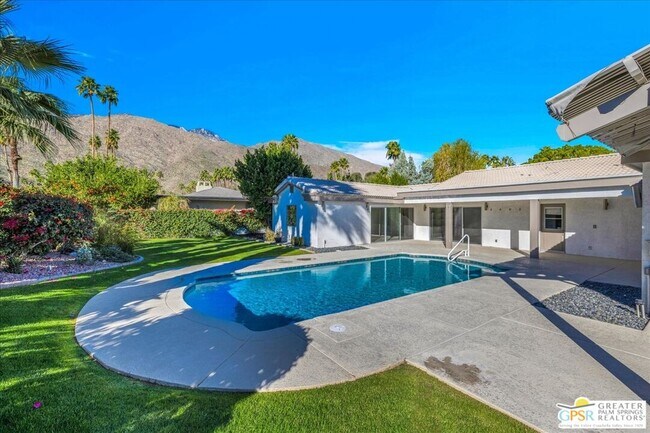 Building Photo - 605 E Sierra Way