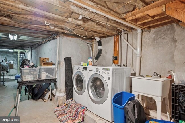 Building Photo - 431 S 51st St