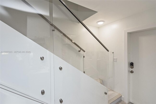 Building Photo - 3000 Bird Ave