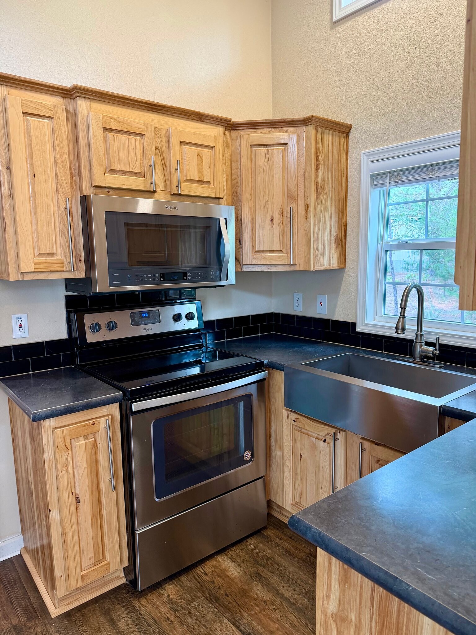 Building Photo - 17398 Countrywood