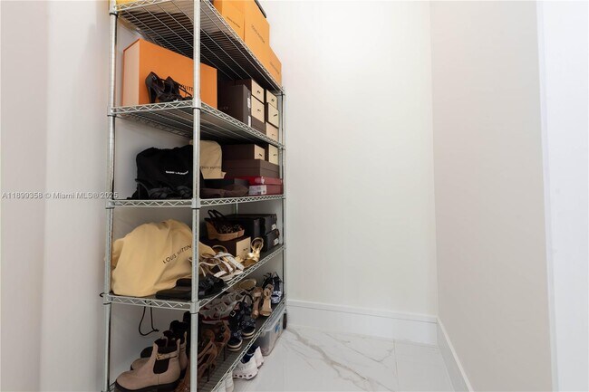 Building Photo - 17320 SW 92nd Ct