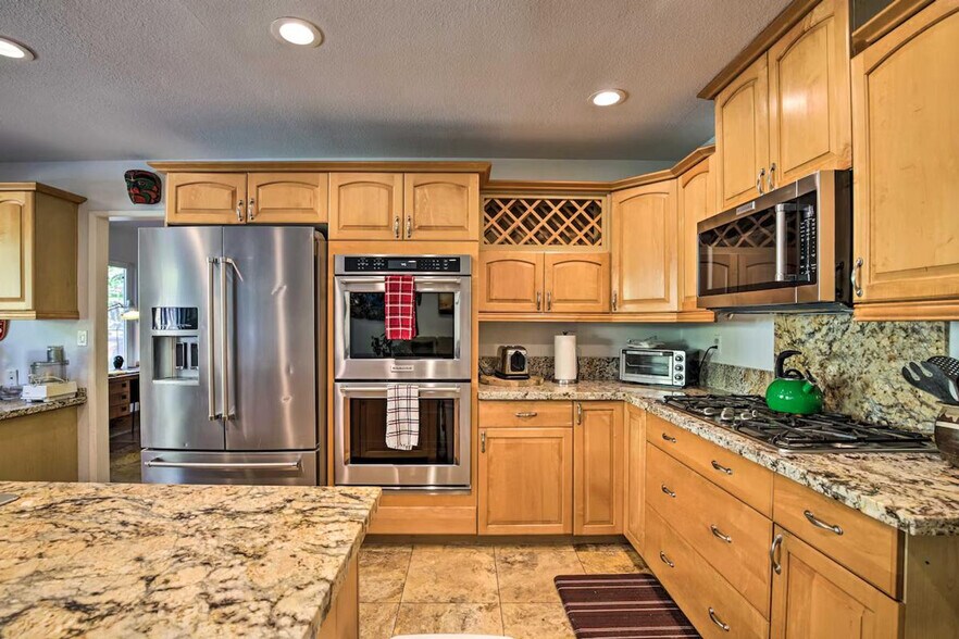 Building Photo - 939 Begonia Ct