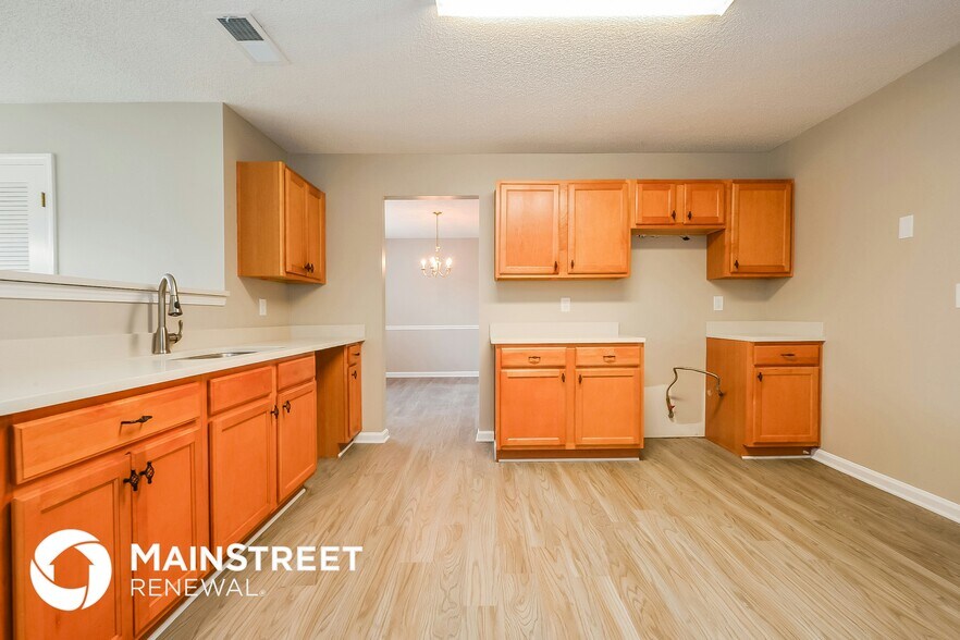 Building Photo - 1707 Deer Crossing Way