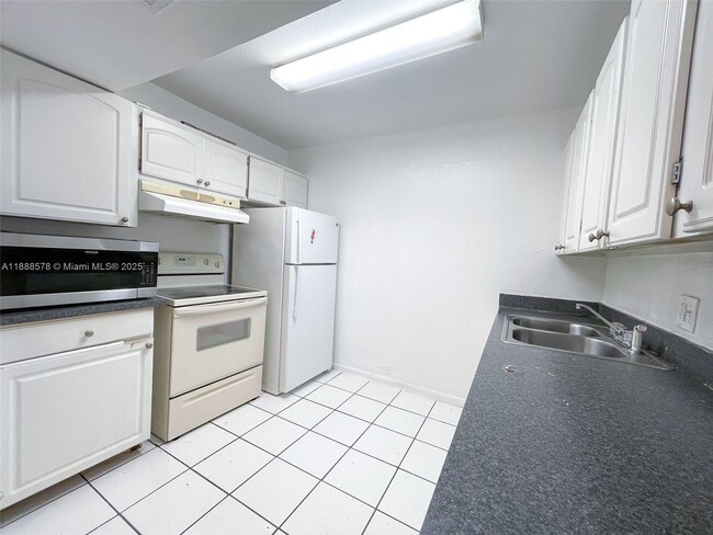 Building Photo - 5970 NW 28th St