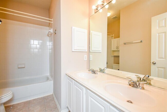Building Photo - 11743 Berkway Trail