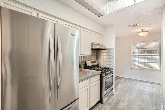 Building Photo - 4408 Molokai Dr