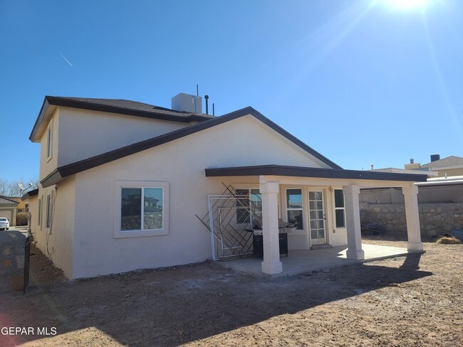 Building Photo - 757 Paseo Sereno Dr