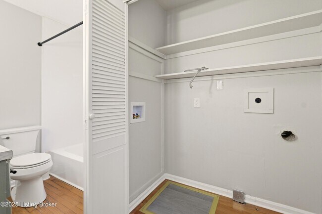 Building Photo - 7173 Beechland Ave