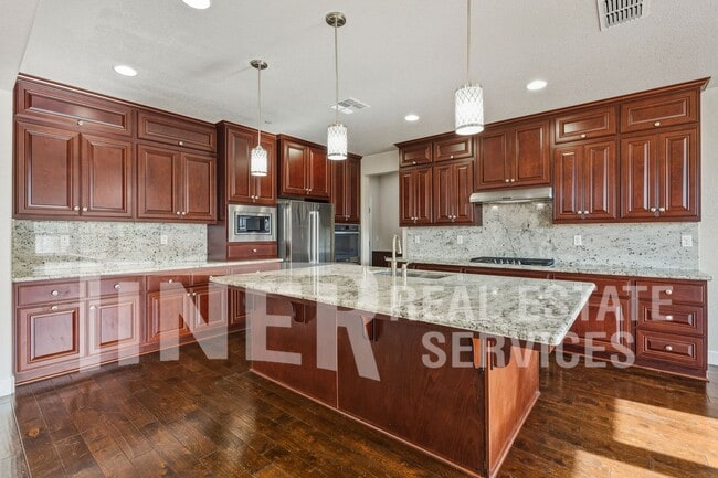 Building Photo - 7542 Pesaro Dr