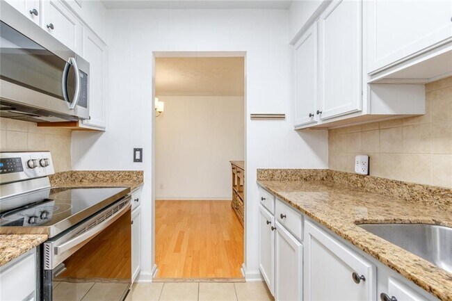 Building Photo - 3005 Seven Pines Ln