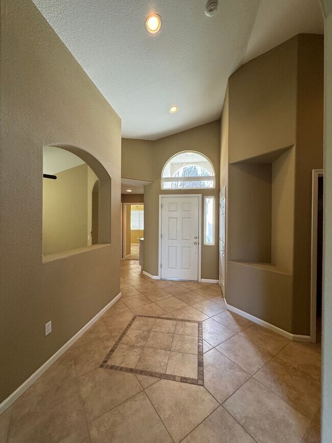 Building Photo - DEL WEBB 55+ Adult Community in Roseville!